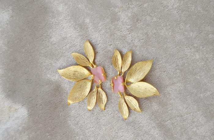 Pendientes hoja piedra rosa